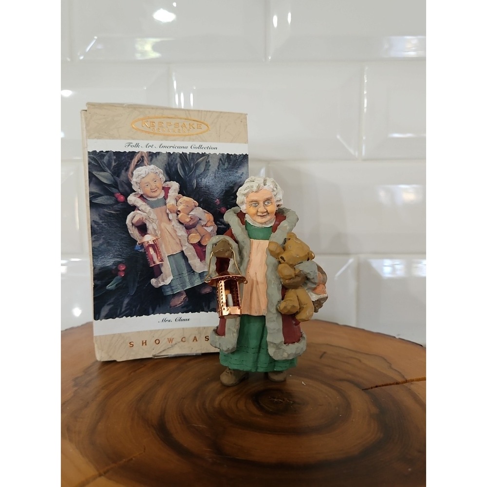 1996 Hallmark Mrs Claus Showcase Christmas Keepsake Ornament NIB Folk Art